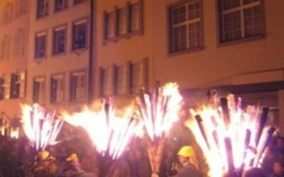 “The burning holly of Chistmas” – «Το αναμμένο πουρνάρι των Χριστουγέννων»